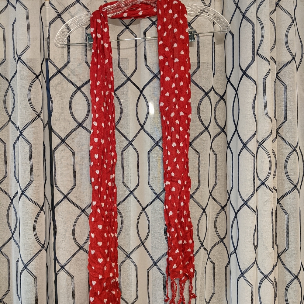 Heart scarf with fringe